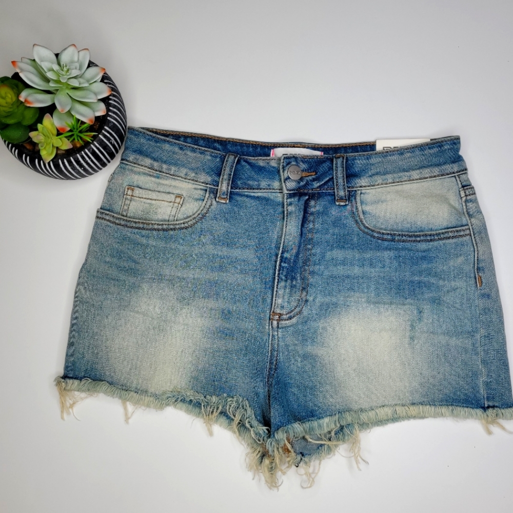 NWT Women's PINK Denim shorts size 6